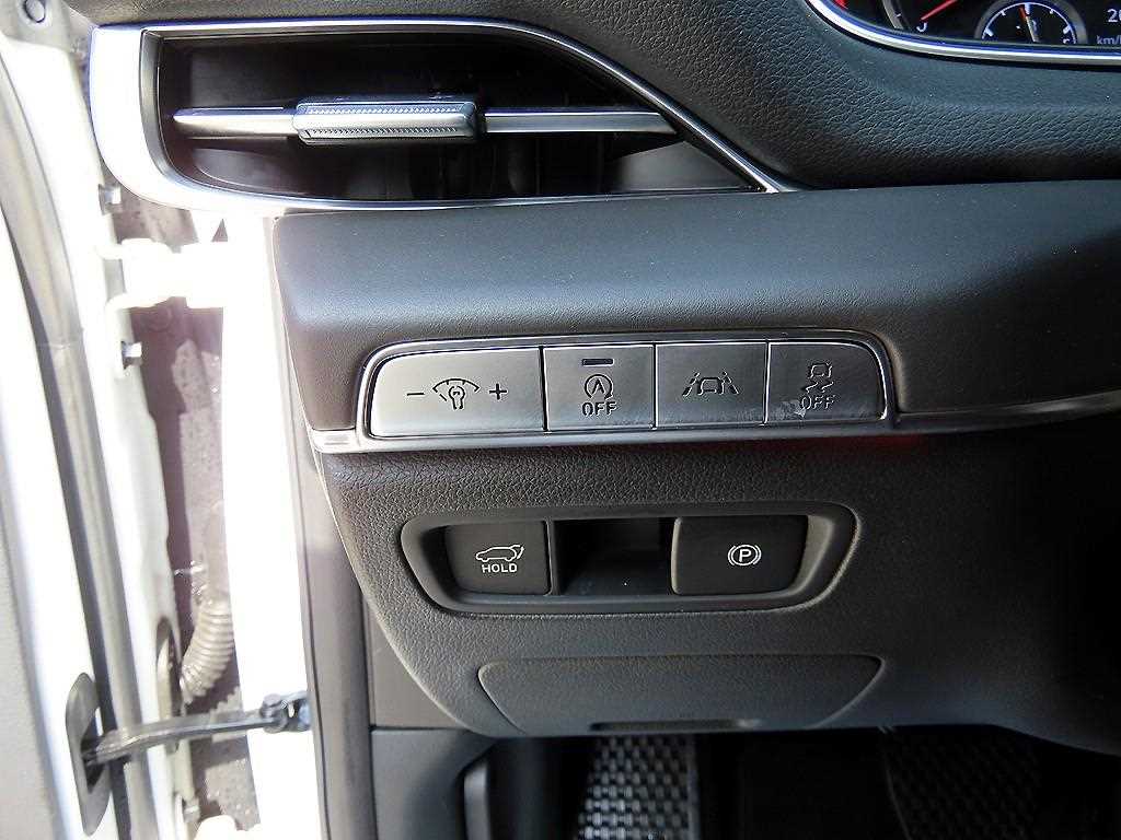 Genesis GV80 — photo 12