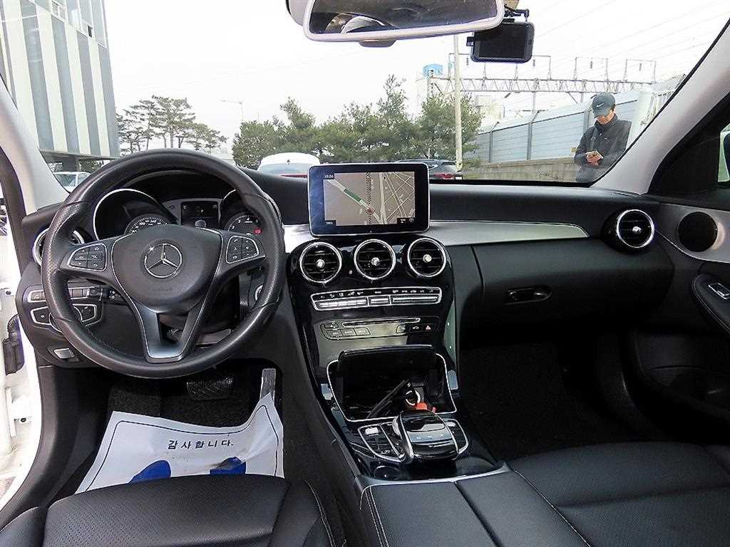Mercedes-Benz C-Class — photo 07