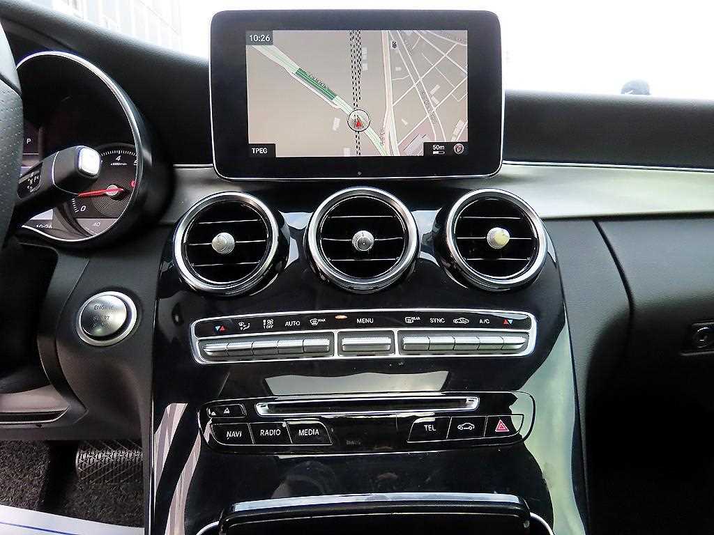 Mercedes-Benz C-Class — photo 13