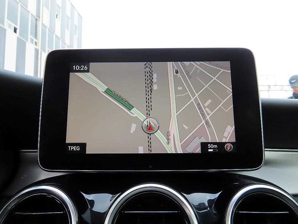 Mercedes-Benz C-Class — photo 14