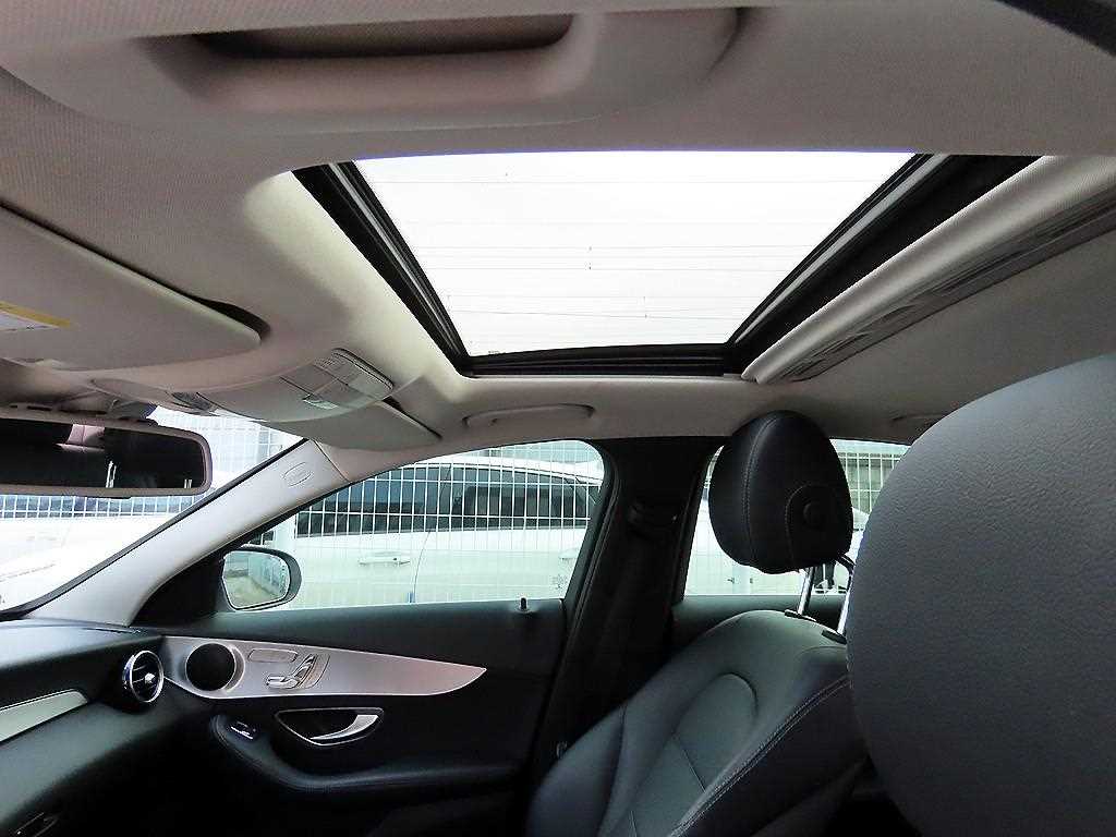 Mercedes-Benz C-Class — photo 17