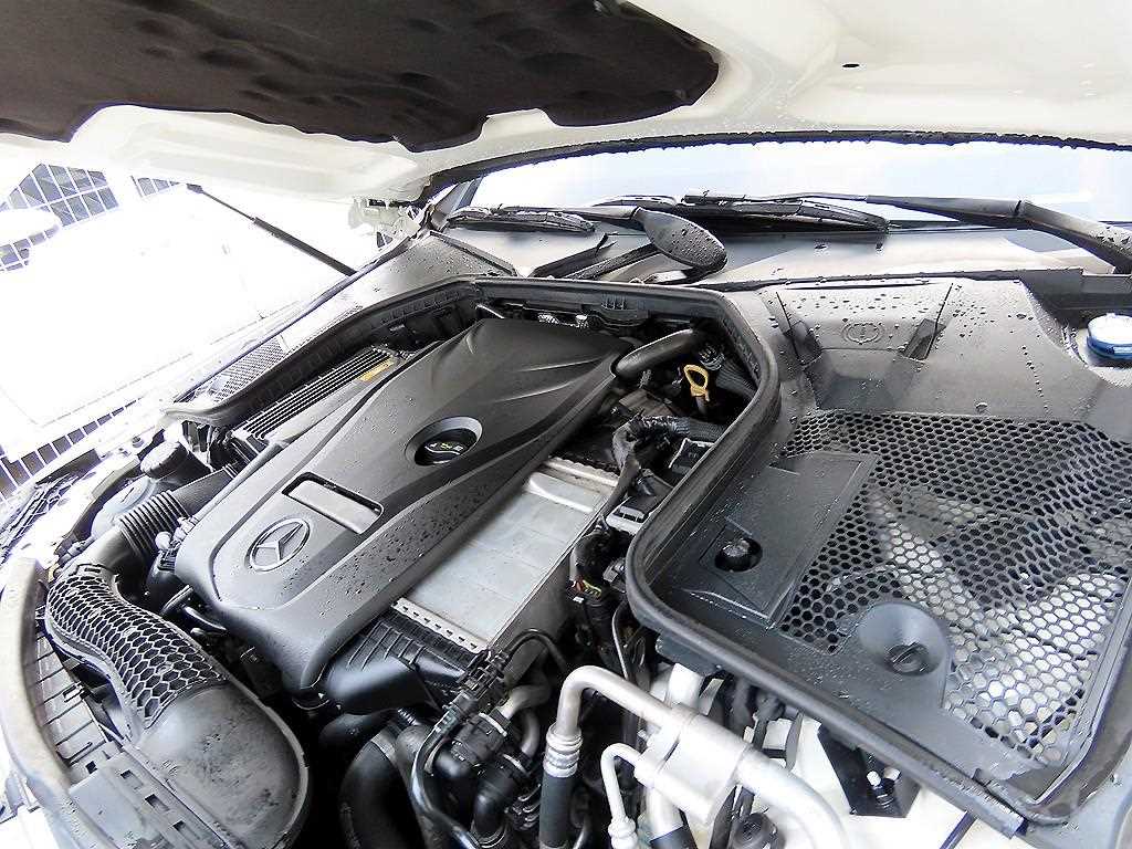 Mercedes-Benz C-Class — photo 19
