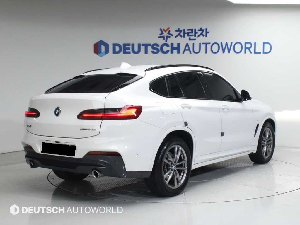 BMW X4 — photo 02