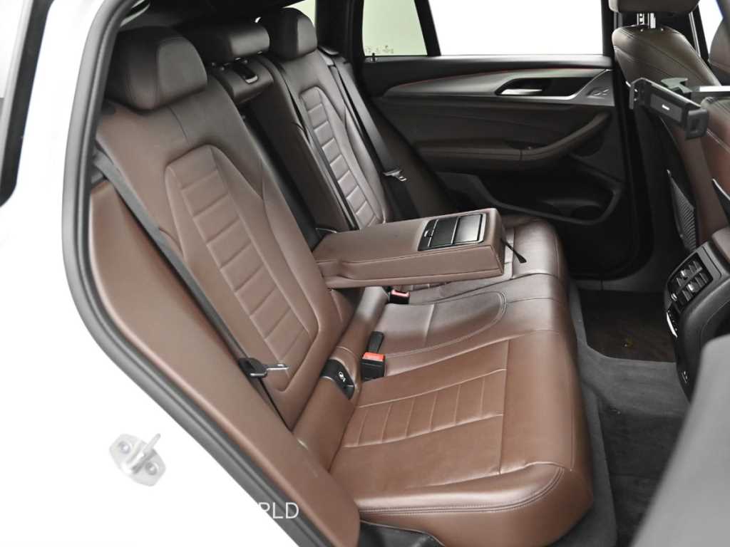BMW X4 — photo 12