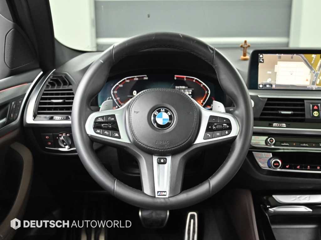 BMW X4 — photo 13