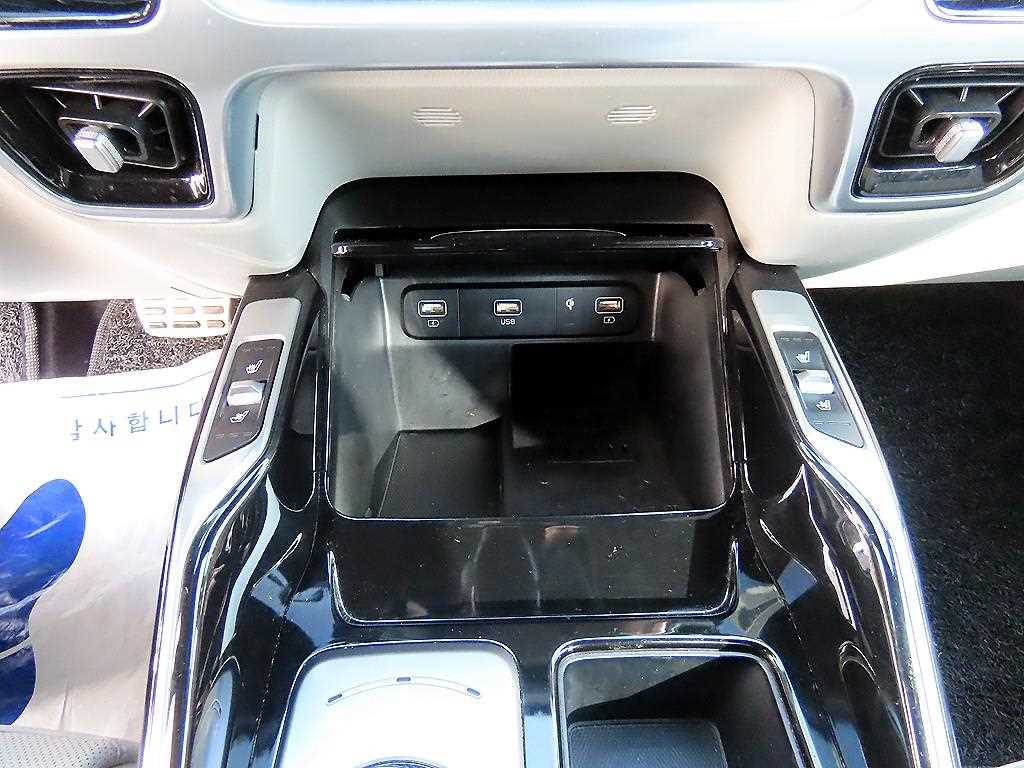 Kia Sorento — photo 13