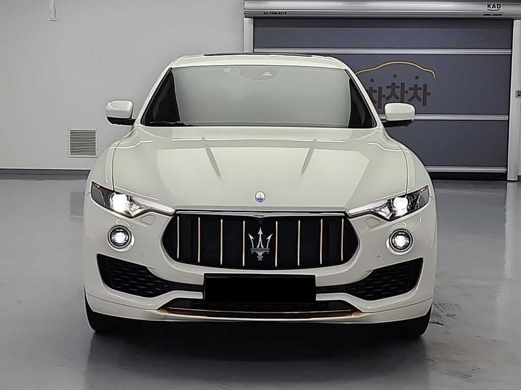 Maserati Levante — photo 01