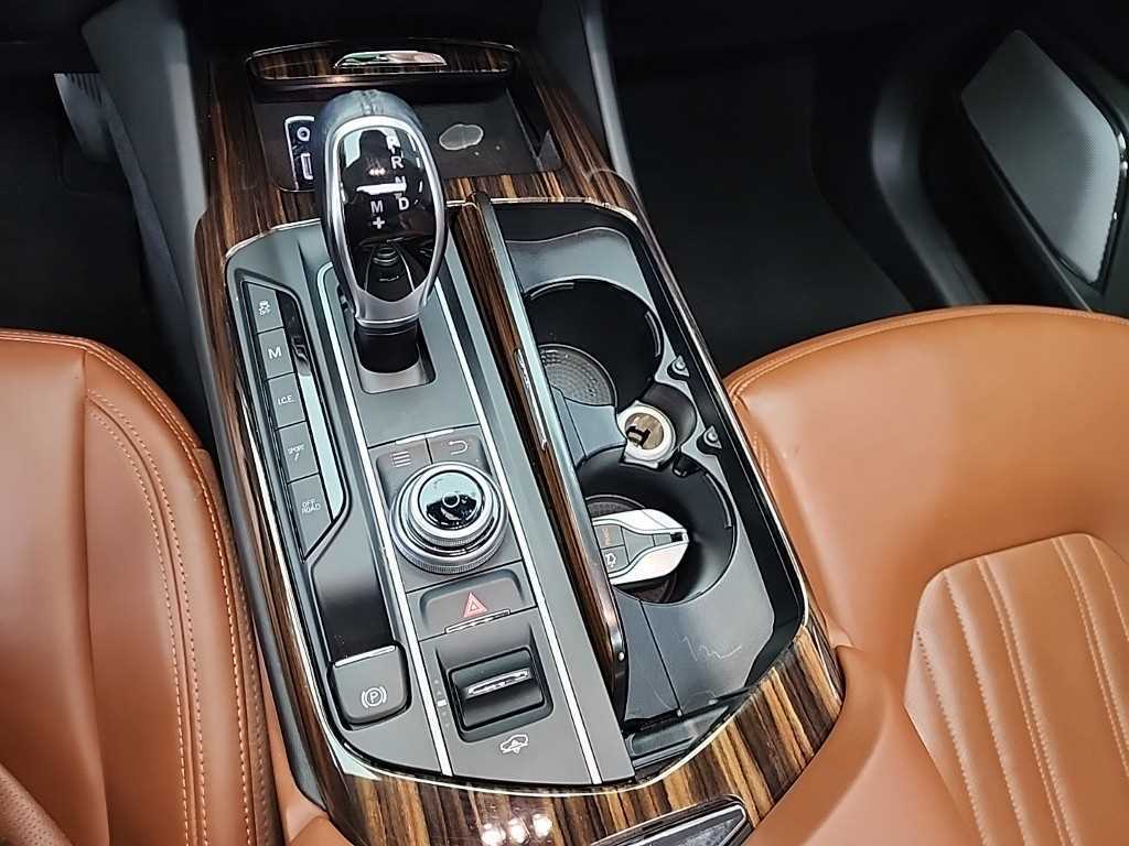 Maserati Levante — photo 08