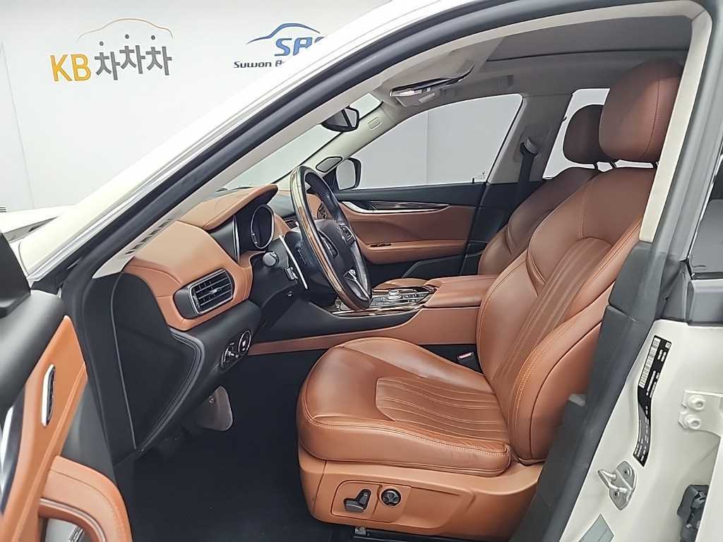 Maserati Levante — photo 11