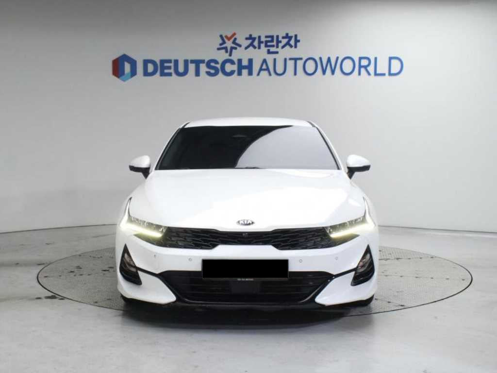 Kia K5 — photo 03