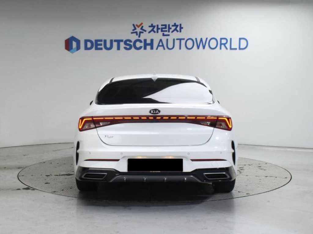 Kia K5 — photo 04