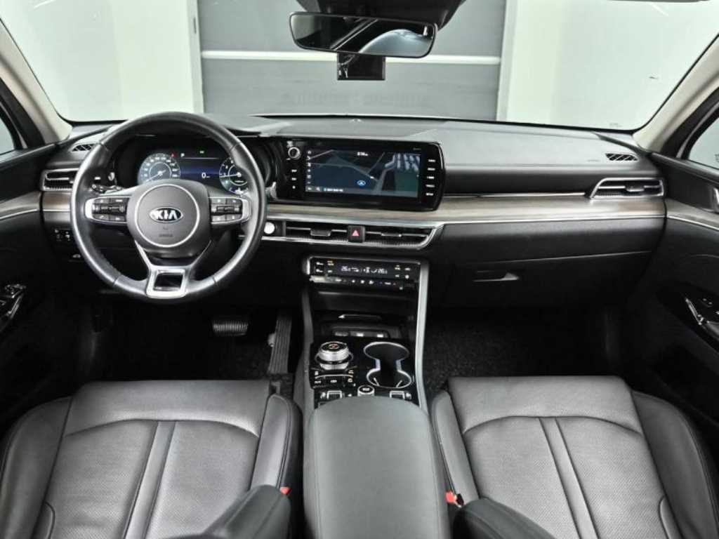 Kia K5 — photo 05