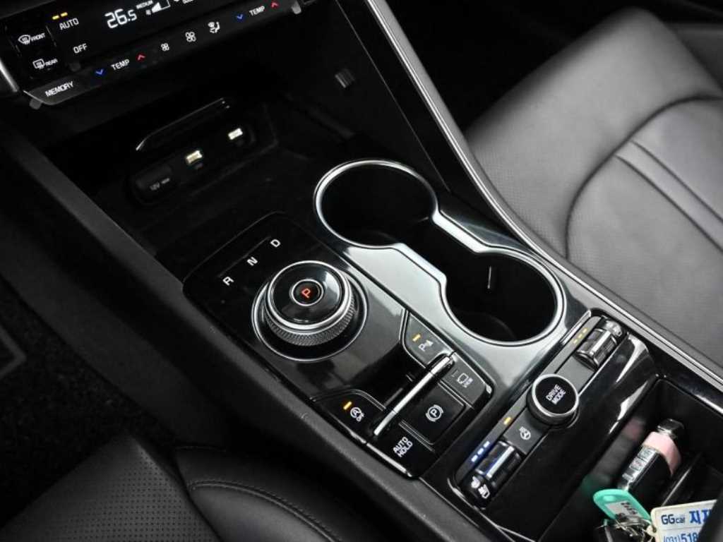 Kia K5 — photo 07