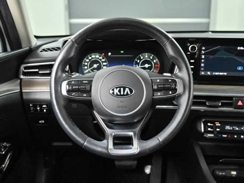 Kia K5 — photo 11