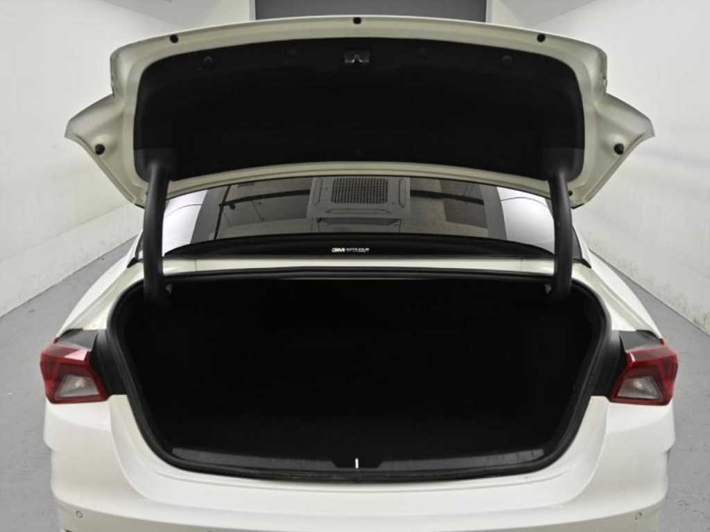 Kia K5 — photo 18