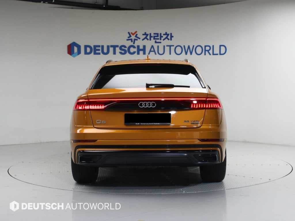 Audi Q8 — photo 04