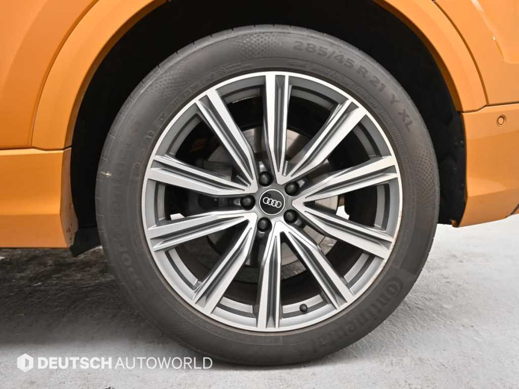 Audi Q8 — photo 05