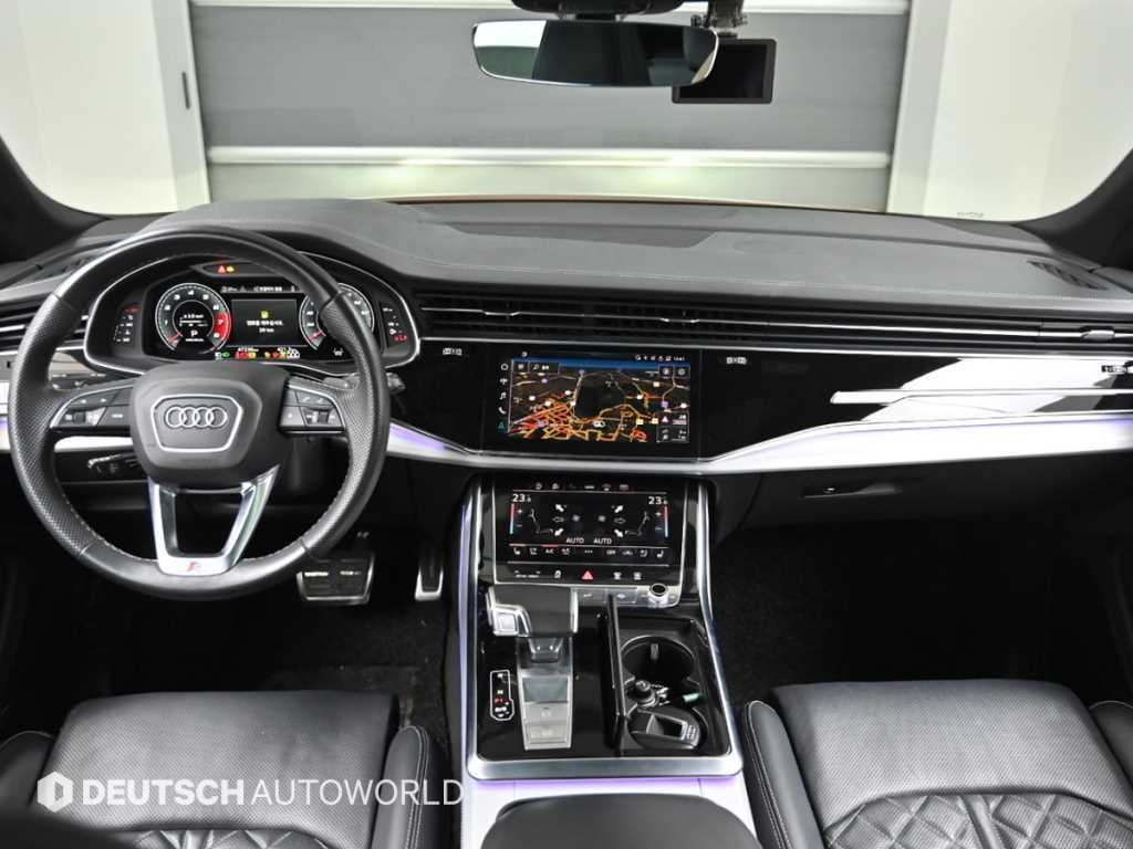 Audi Q8 — photo 07