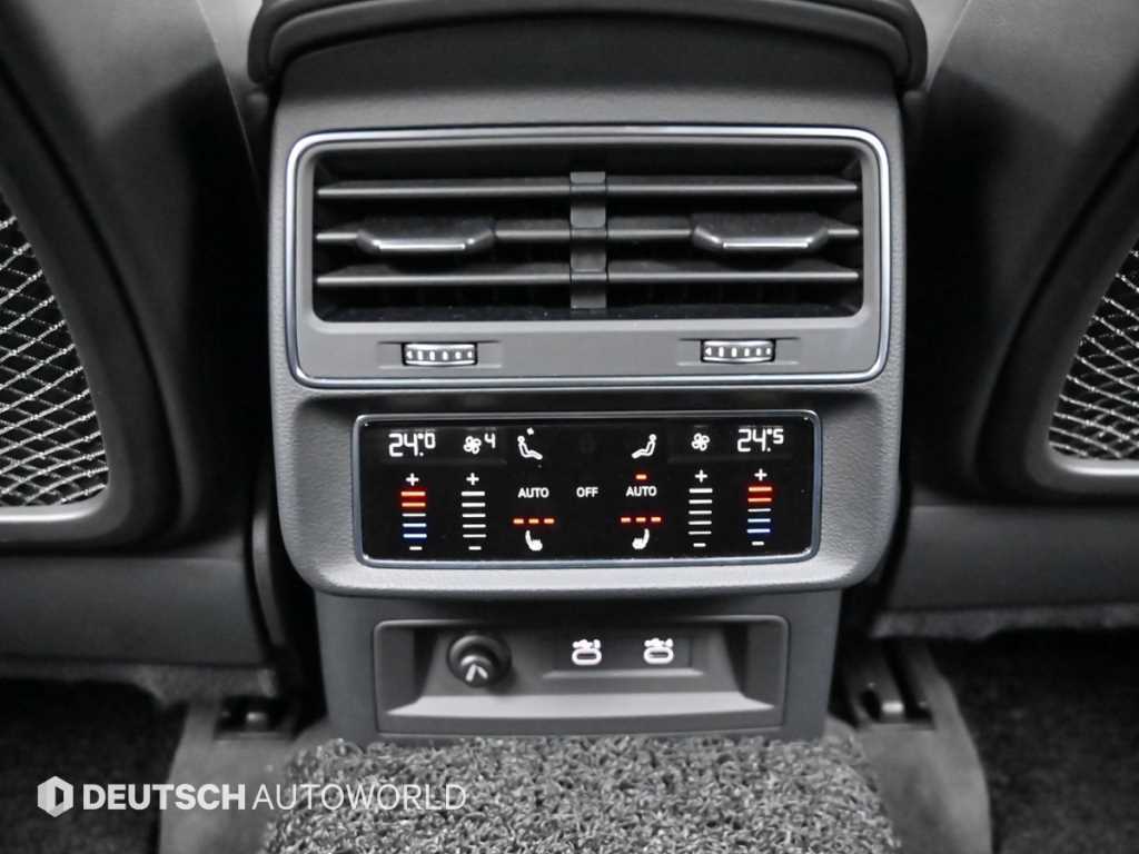 Audi Q8 — photo 16