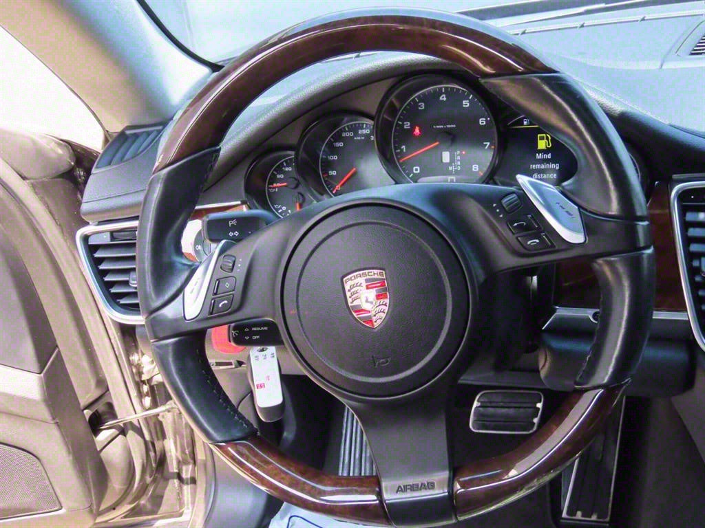 Porsche Panamera — photo 12