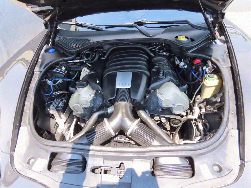 Porsche Panamera — photo 18