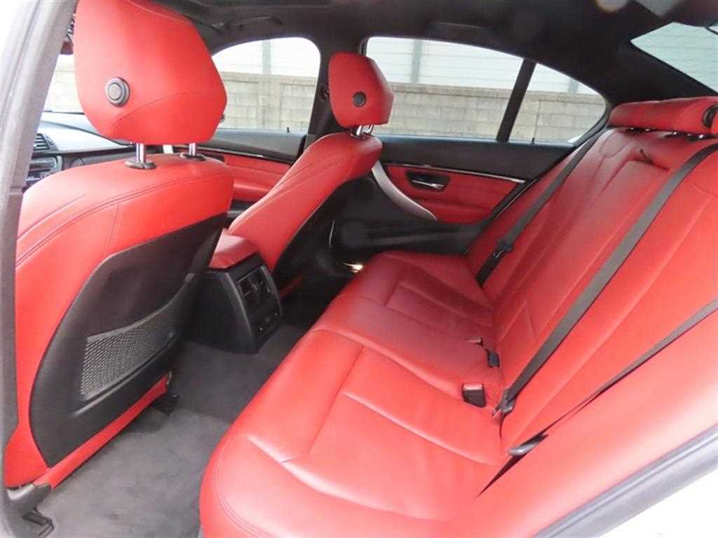 BMW 3-Series — photo 07