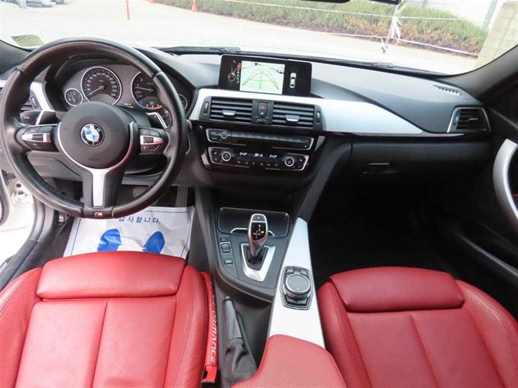 BMW 3-Series — photo 08