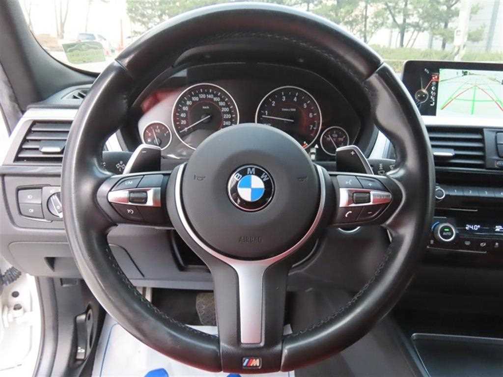 BMW 3-Series — photo 09
