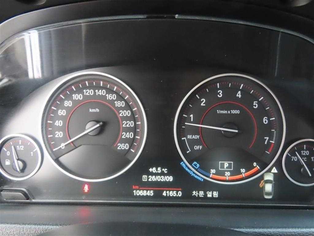 BMW 3-Series — photo 11