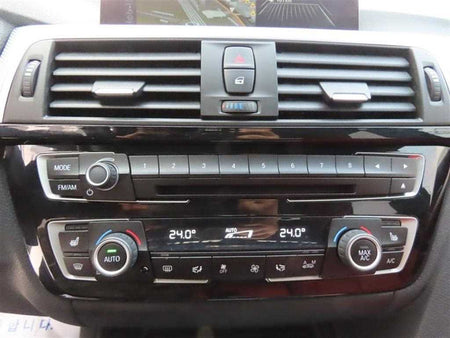 BMW 3-Series — photo 14