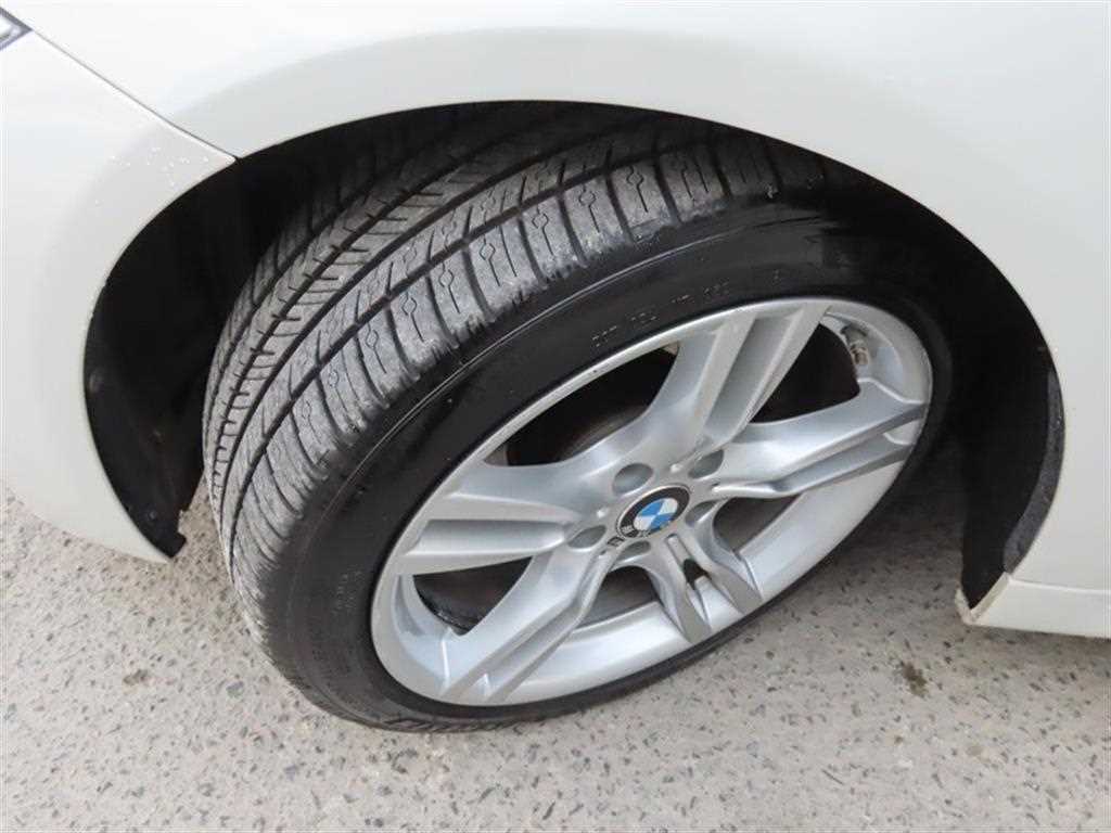BMW 3-Series — photo 18