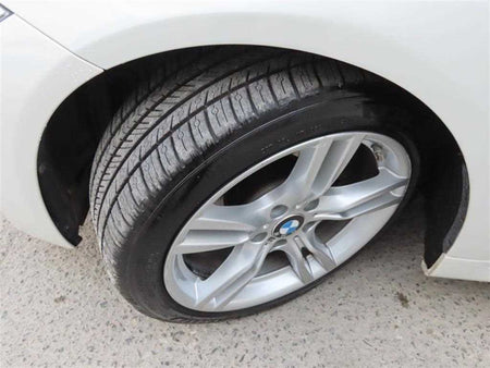 BMW 3-Series — photo 18