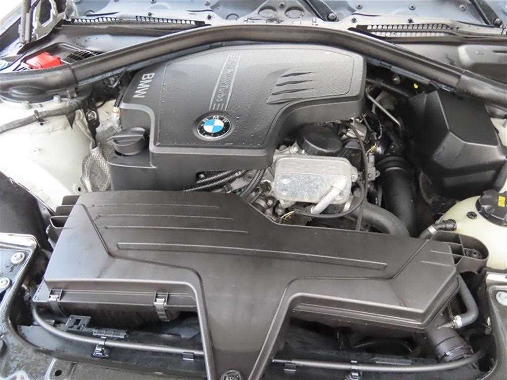 BMW 3-Series — photo 19