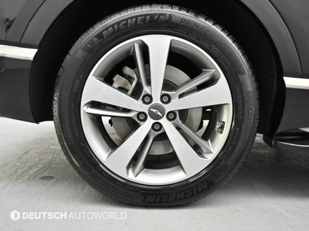 Genesis GV80 — photo 05