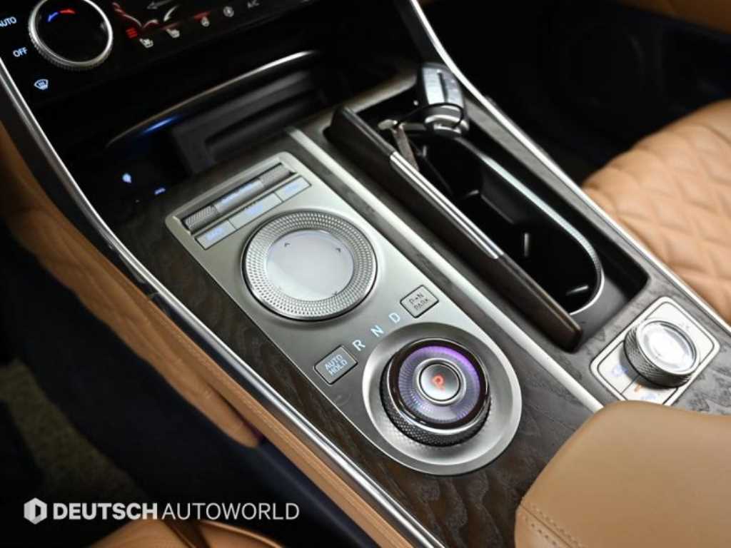Genesis GV80 — photo 09