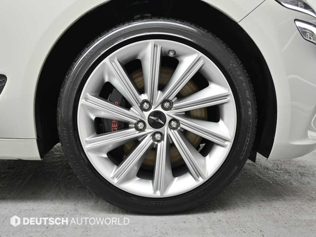 Genesis G70 — photo 05