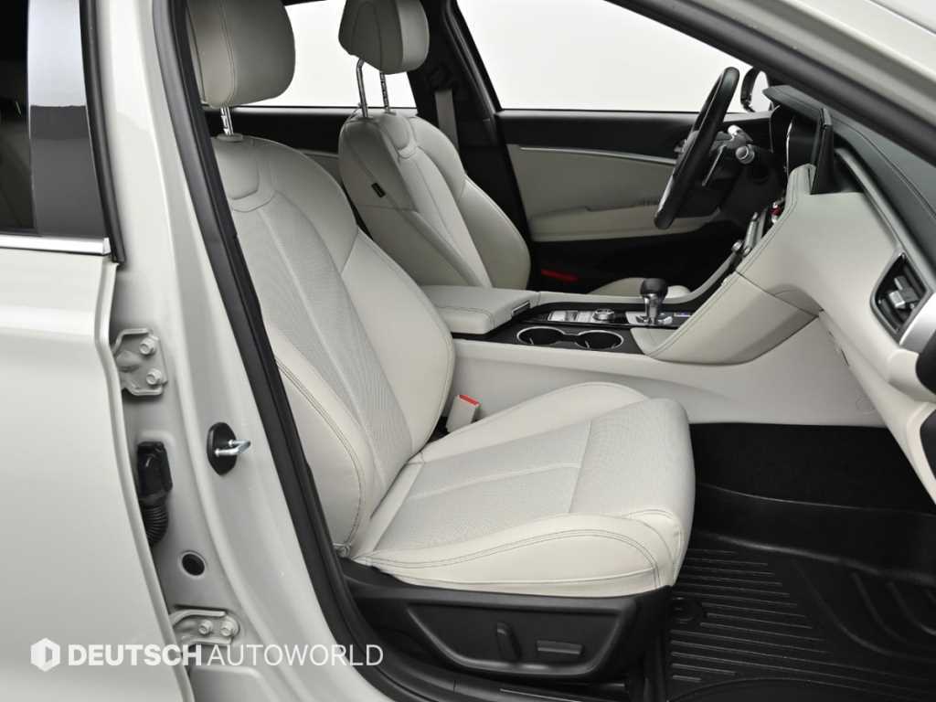 Genesis G70 — photo 10