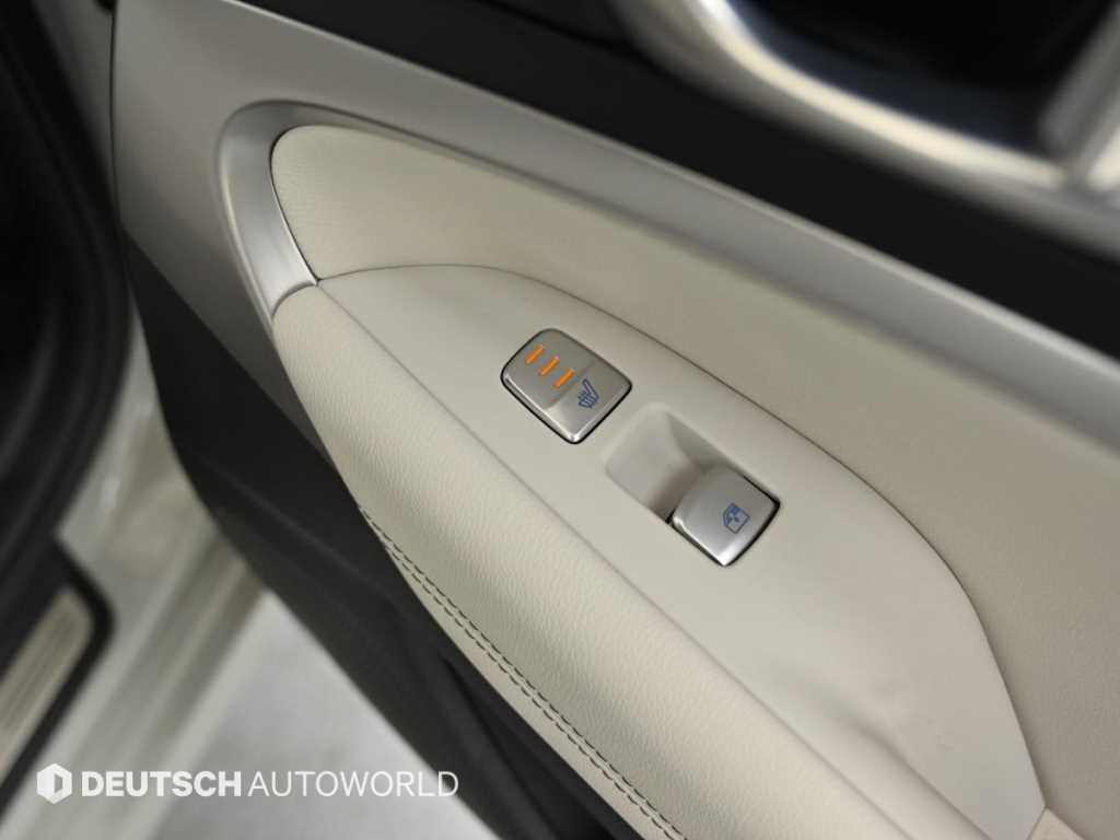 Genesis G70 — photo 16
