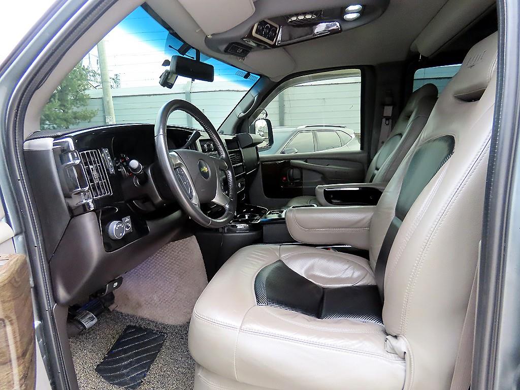 CHEVROLET Express Van — photo 05