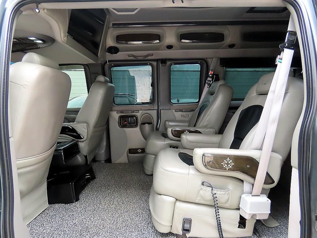 CHEVROLET Express Van — photo 06