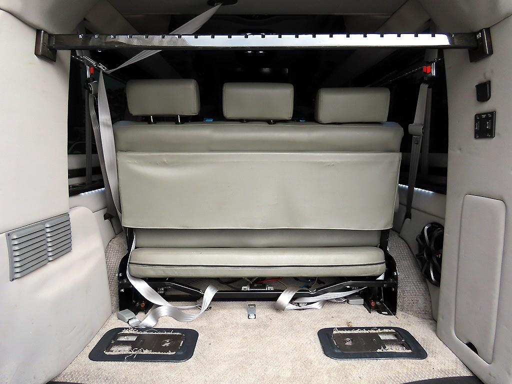 CHEVROLET Express Van — photo 17