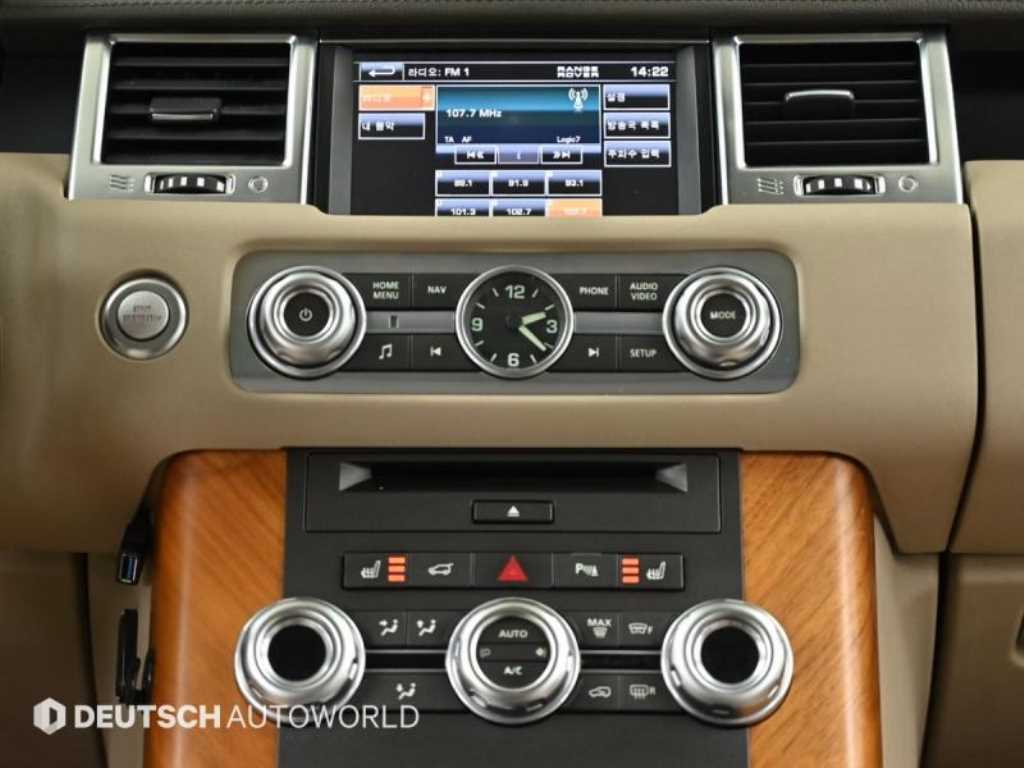 Land Rover Range Rover Sport — photo 14