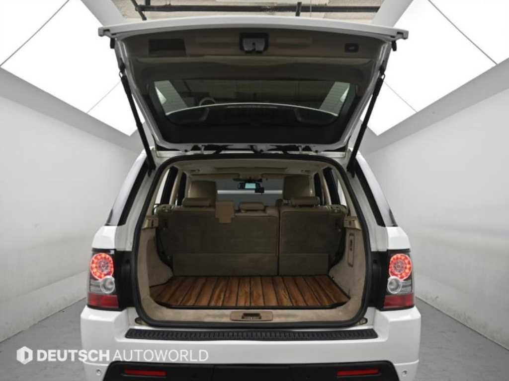 Land Rover Range Rover Sport — photo 18
