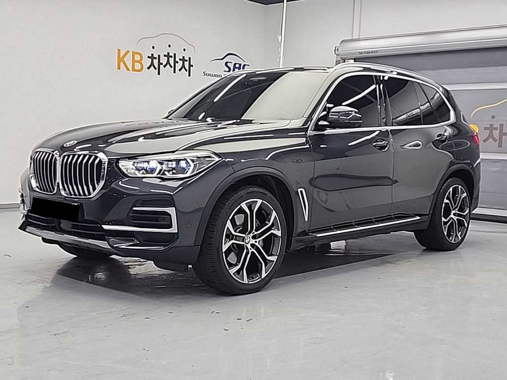 BMW X5 — photo 01