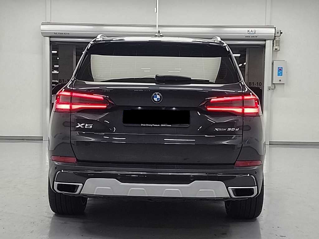 BMW X5 — photo 03