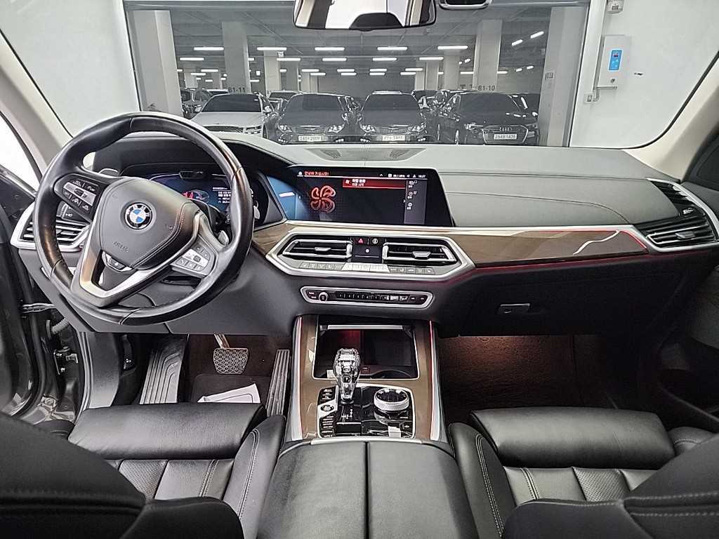 BMW X5 — photo 07