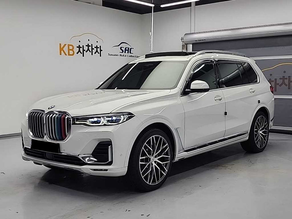 BMW X7 — photo 01