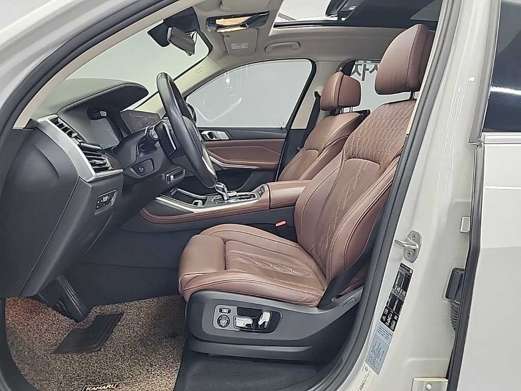 BMW X7 — photo 11