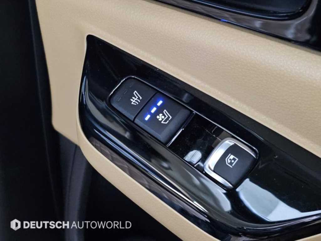 Kia Carnival — photo 16