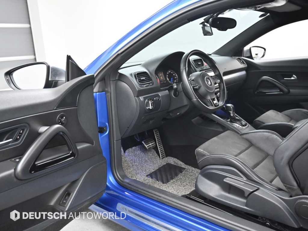 Volkswagen Scirocco — photo 11